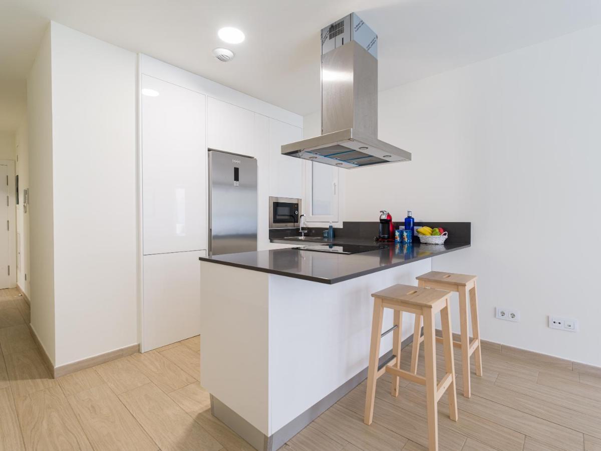 Homeforguest Modern Apartment In Las Canteras With Parking Las Palmas Buitenkant foto