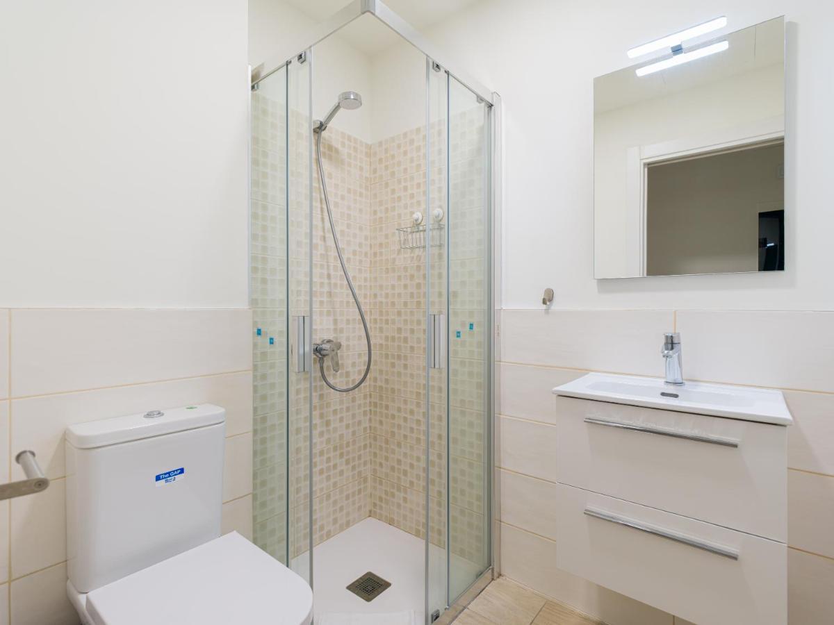 Homeforguest Modern Apartment In Las Canteras With Parking Las Palmas Buitenkant foto
